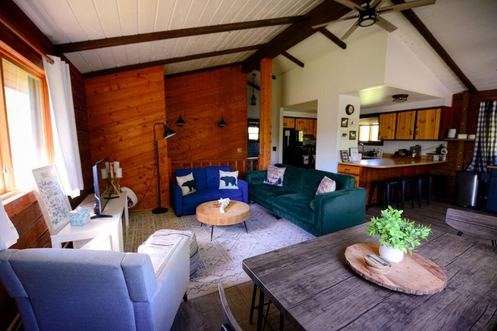 Cozy Cabin With Hottub At Cloverdale Cabins Hinckley Exterior foto